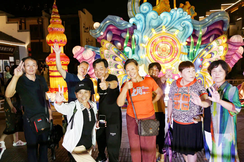 啤酒城、北茶商街“雙節(jié)”活動活躍節(jié)日經(jīng)濟(圖7)